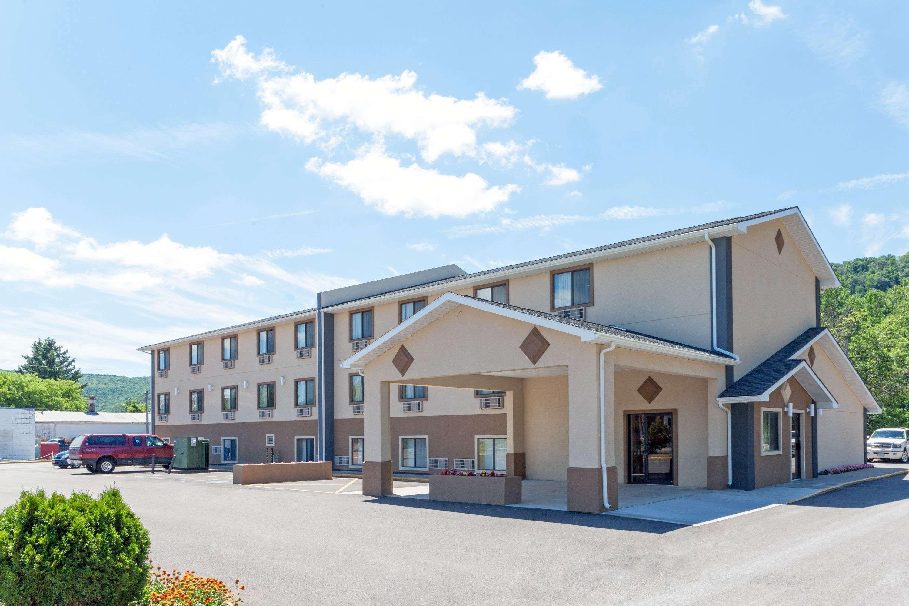 Super 8 By Wyndham Bath Hammondsport Area Motel Exterior photo