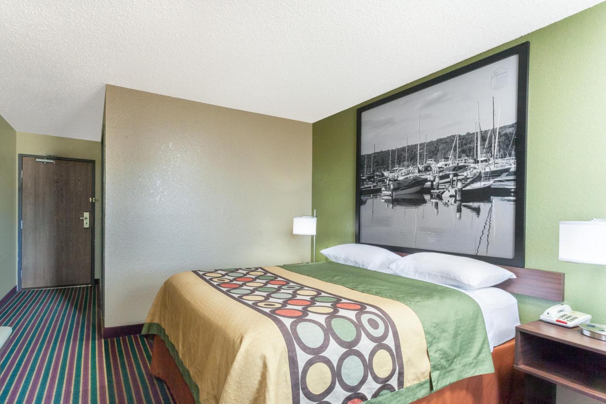 Super 8 By Wyndham Bath Hammondsport Area Motel Room photo